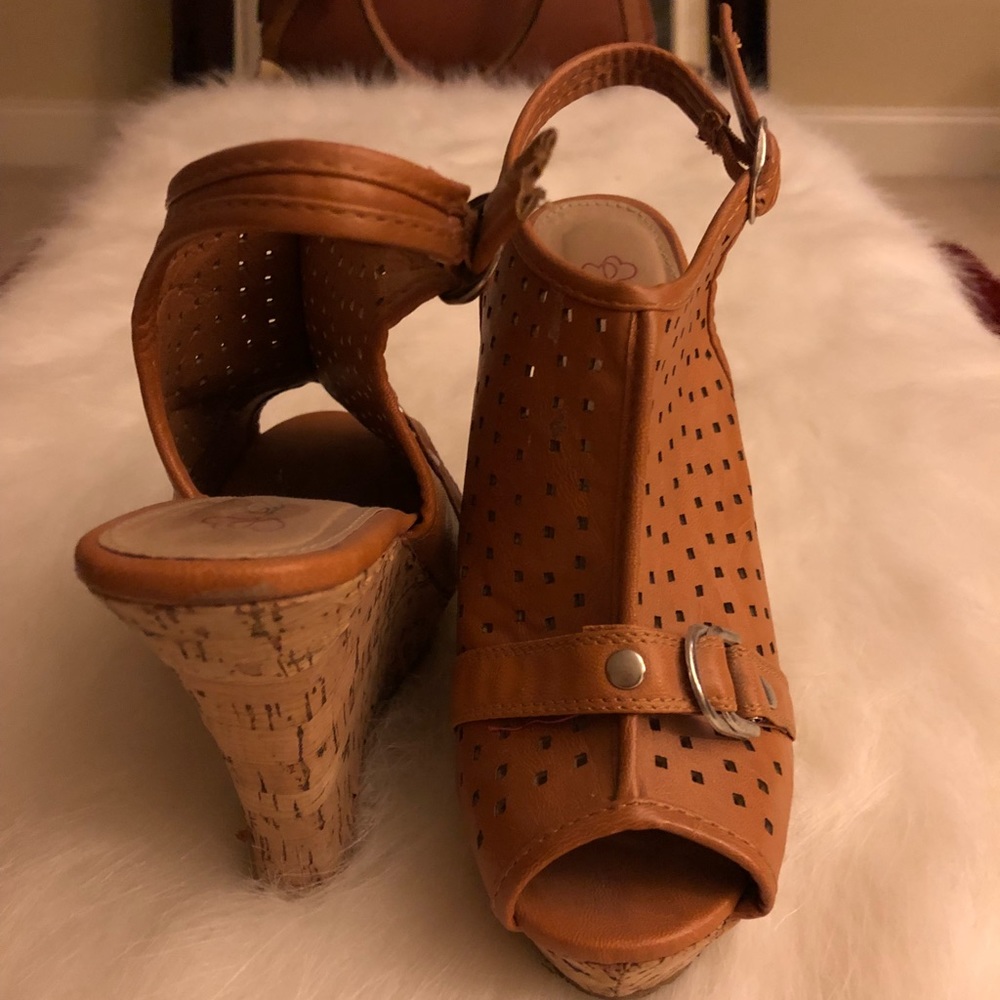 Cognac wedge sandle
